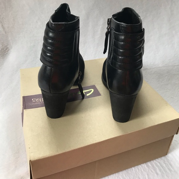 Clarks Boots - Picture 4 of 7